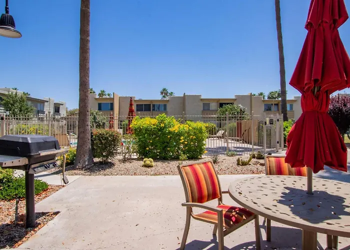 Camelback 319 - Fashion Square *