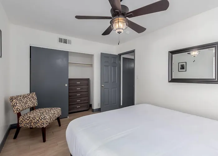 Camelback 319 - Fashion Square Holiday home *