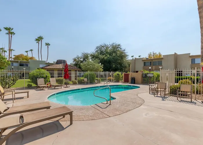 Camelback 319 - Fashion Square Holiday home *